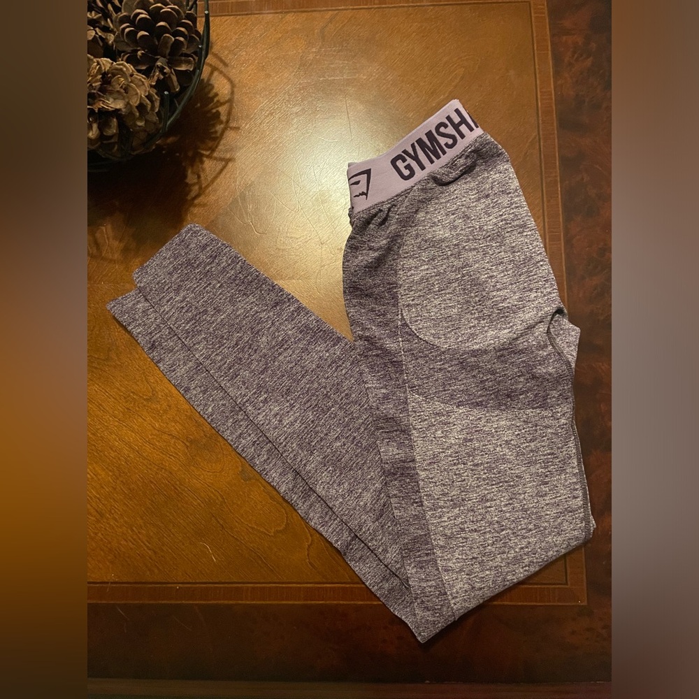 EUC gymshark leggings size small